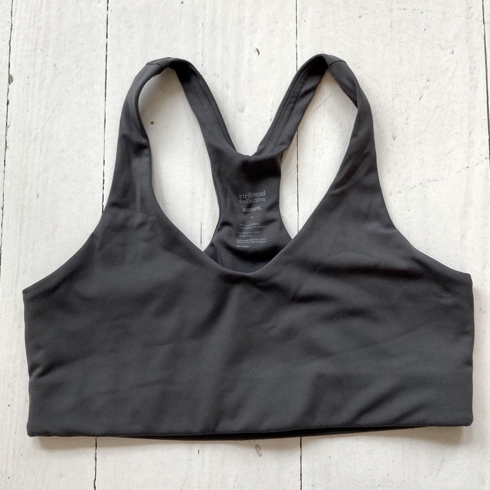 Girlfriend Collective - Lou V- Back Bra - Charcoal - Size M